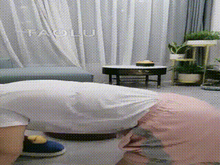 母狗惹怒女主人被重罚)